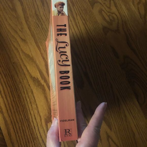 6/$20 The Lucy Book A Complete Guide to her 5 Decades on Television - Picture 3 of 7